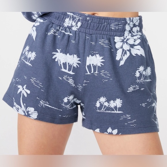 NWT Monrow "New" Hawaiian Vintage Ex Boyfriend Shorts - Picture 1 of 7